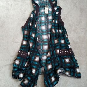 Hooded sleeveless cartigan